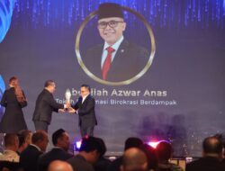 Menteri Anas Dianugerahi Penghargaan Tokoh Reformasi Birokrasi Berdampak