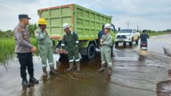 Polsek Langgam Monitoring Banjir Luapan Sungai Kampar