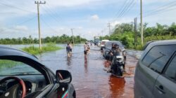 Satlantas Himbau Pengendara Berhati-hati Melintasi Banjir